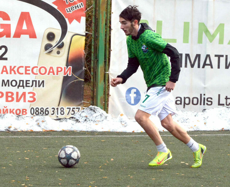 В Хасково се провежда футболен турнир в подкрепа на Рени