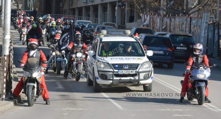 Дядо Коледа на мотор