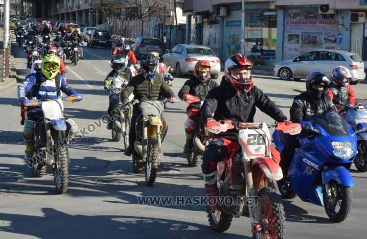 Дядо Коледа на мотор