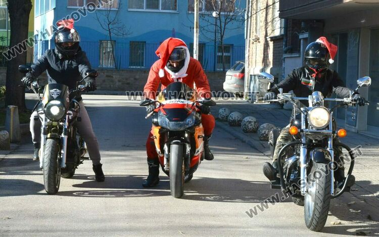 Дядо Коледа на мотор