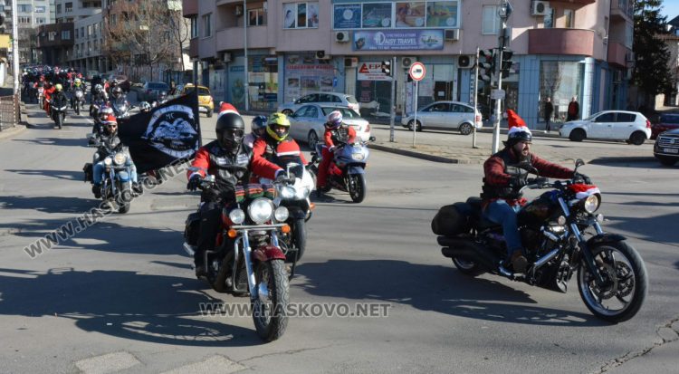 Дядо Коледа на мотор