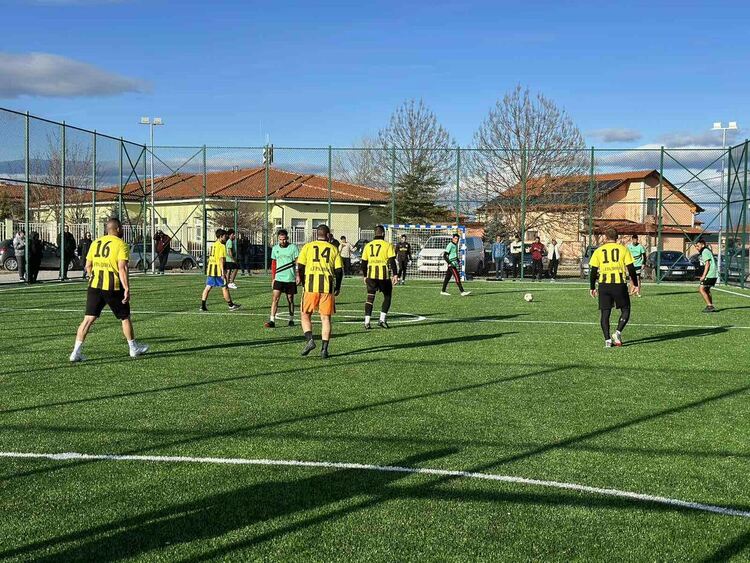 Тази година Коледният турнир по футбол се превърна в благотворителен