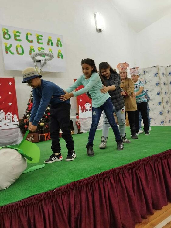 С празничен концерт градинчани се подготвиха за Коледа