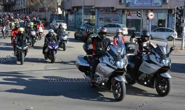 Дядо Коледа на мотор