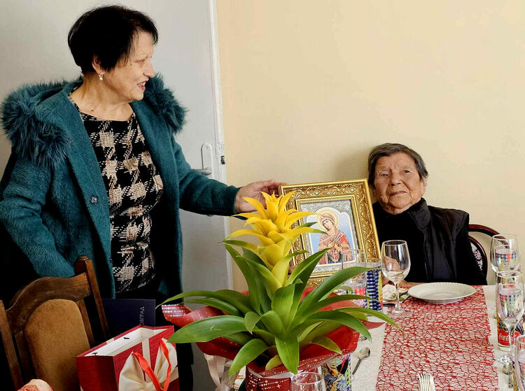 Навръх Коледа Дамяна Миткова отпразнува 100-годишния си юбилей