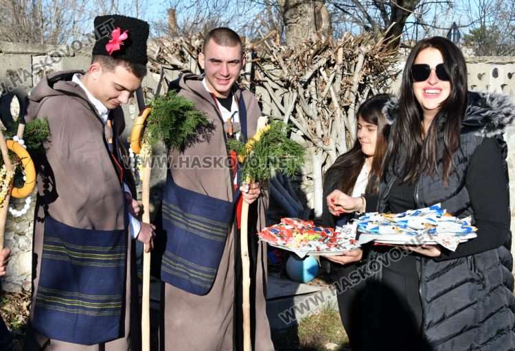 Кметът на Узунджово поведе коледарската дружина с наричания за здраве и берекет в домовете