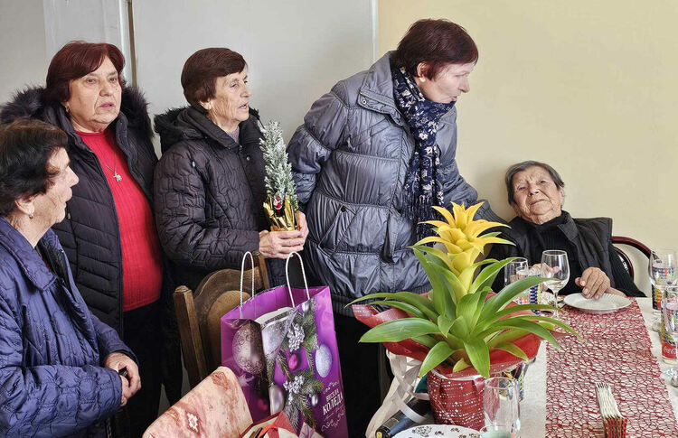 Навръх Коледа Дамяна Миткова отпразнува 100-годишния си юбилей