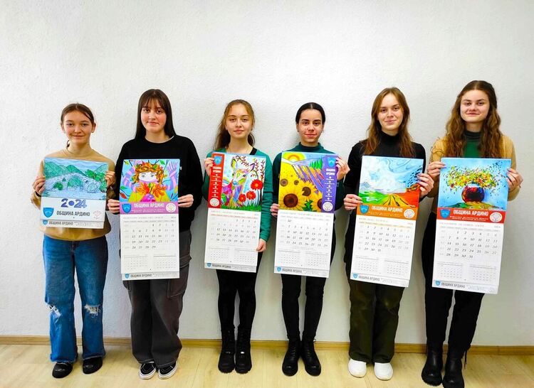 Деца сътвориха с рисунки новият календар на Община Ардино