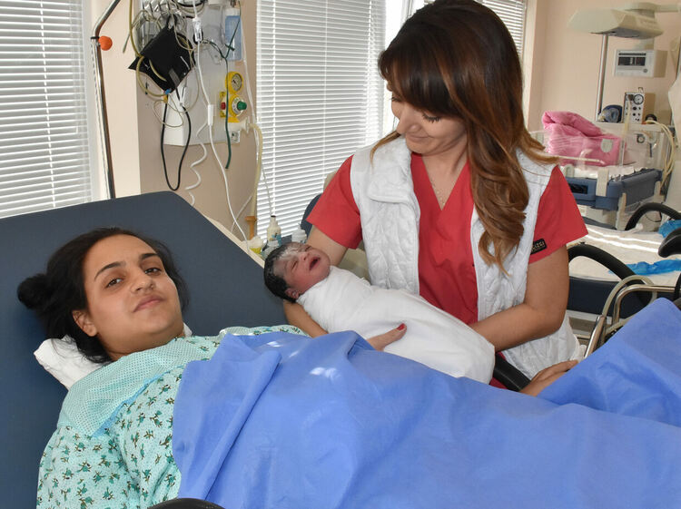 Момиченце е първото бебе в АГ отделението на хасковската болница