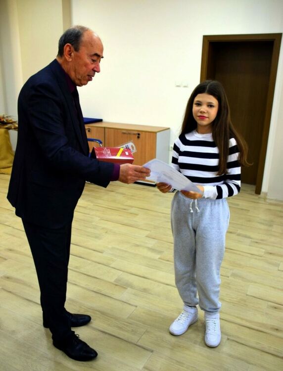 Ученици от Асеновград бяха наградени за участието си в национален конкурс