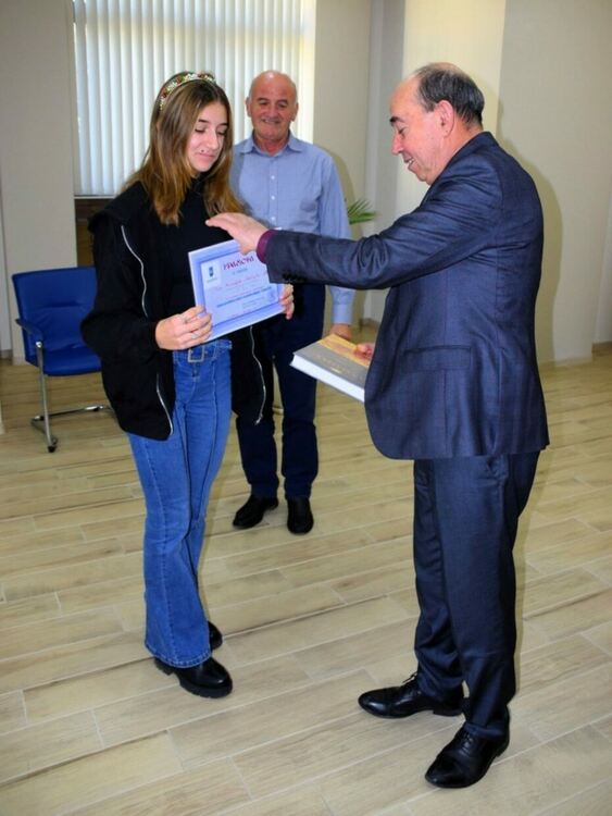 Ученици от Асеновград бяха наградени за участието си в национален конкурс