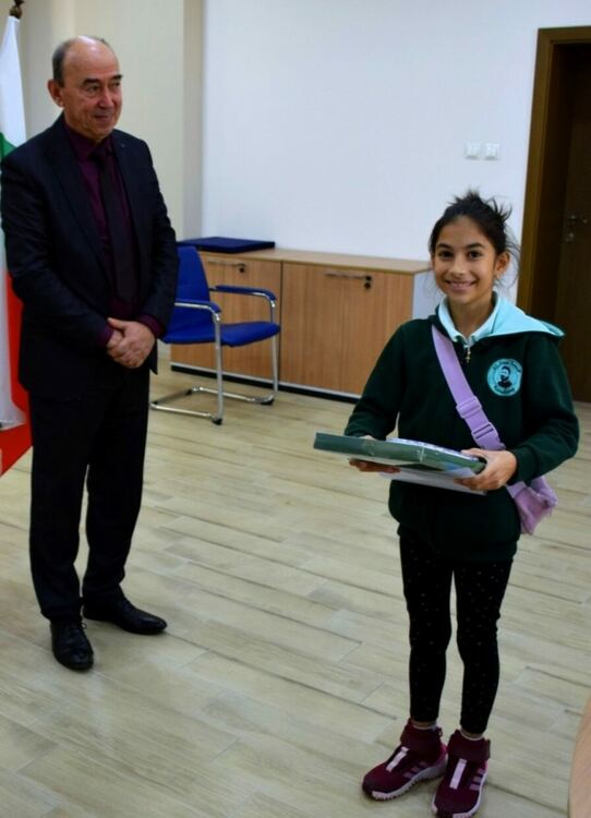 Ученици от Асеновград бяха наградени за участието си в национален конкурс