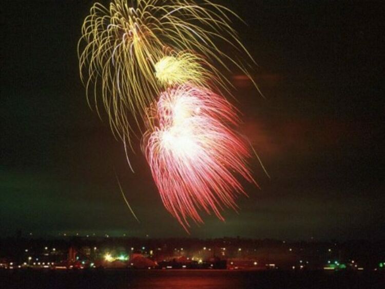    Внушителна заря се очаква над Кърджали на Нова година, пиромани се надпреварват да купуват фойерверки