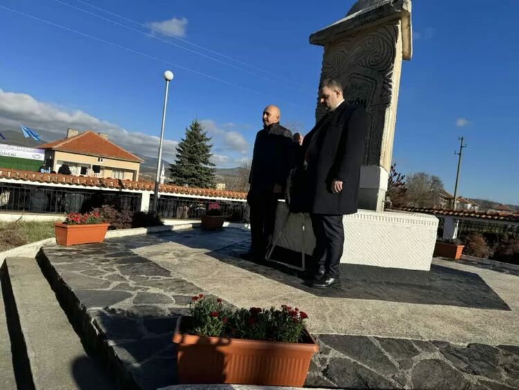 Пеевски пред Тюркян чешма: Ние сме тук, за да не се повтори никога "възродителния процес". Обичам ви