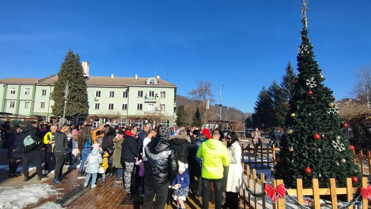 В Рудозем Дядо Коледа ще раздава подаръци и лакомства на децата на 31 декември