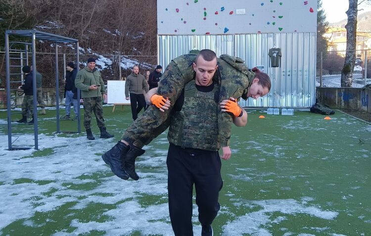 Военослужещи от 101-ви Алпийски полк почетоха паметта на загиналите при атентата в Кербала