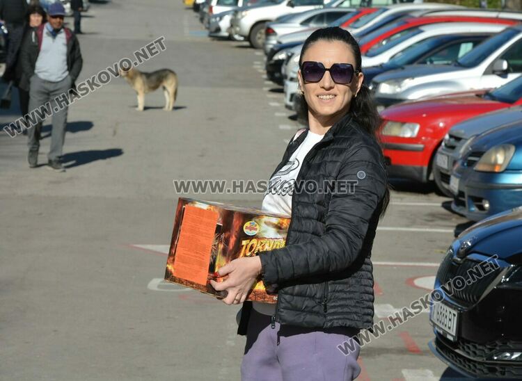 1000 лева за заря в кутия броят клиенти в Хасково