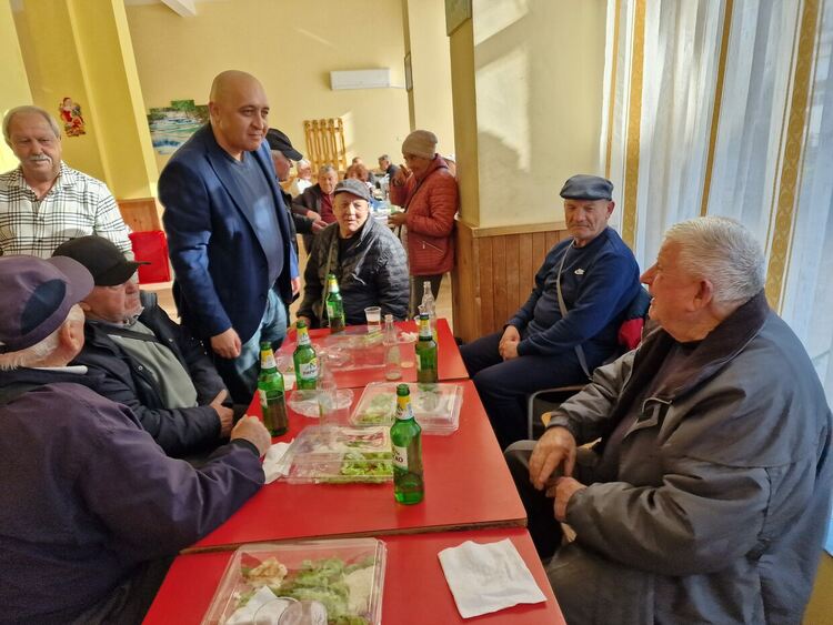 Кметът на Кърджали:Ще бъдем подкрепа и опора за възрастните хора