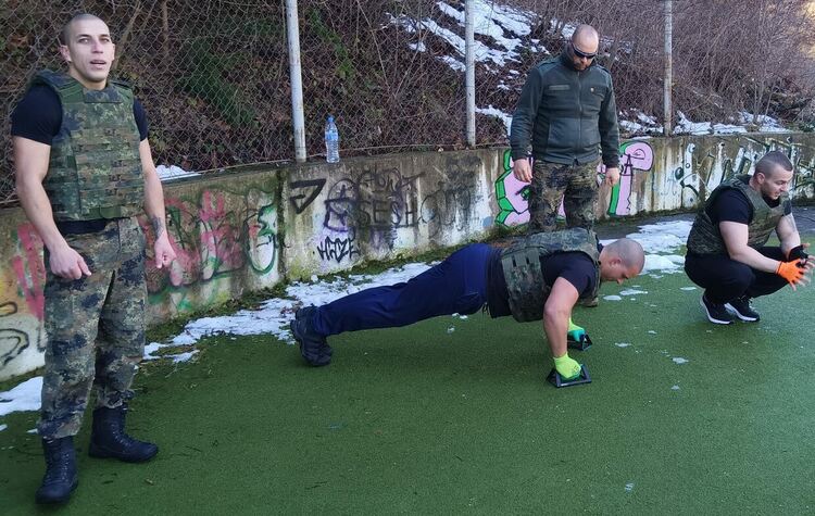 Военослужещи от 101-ви Алпийски полк почетоха паметта на загиналите при атентата в Кербала