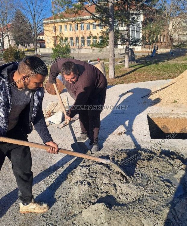 В Конуш вдигат 15-метров трибагреник