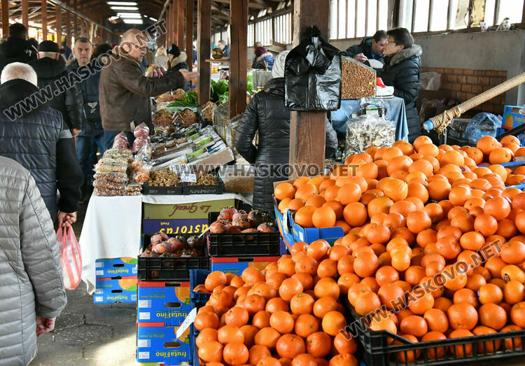 Последно зареждане за новогодишната трапеза