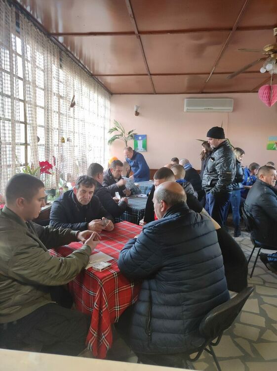 Искренци се надпреварваха на турнир по белот