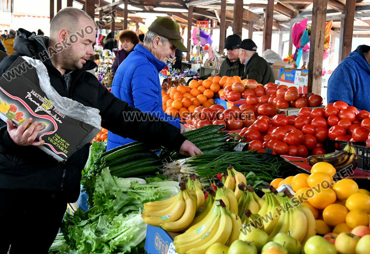 Последно зареждане за новогодишната трапеза
