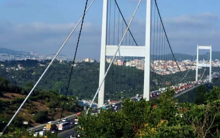 Част от мостовете в Турция се стопанисват от частни компании.