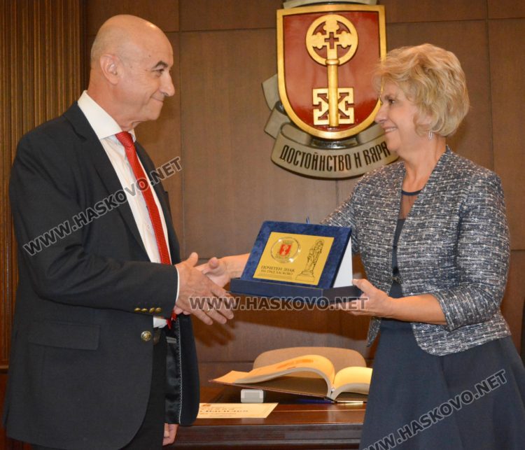 Носителят на почетен знак на Хасково д-р Митко Василев е предложен и за орден „Стара планина“