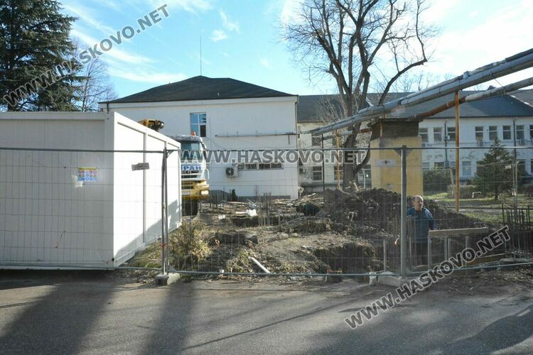 За 600 000 лв. изграждат топла връзка и асансьор в МБАЛ – Хасково