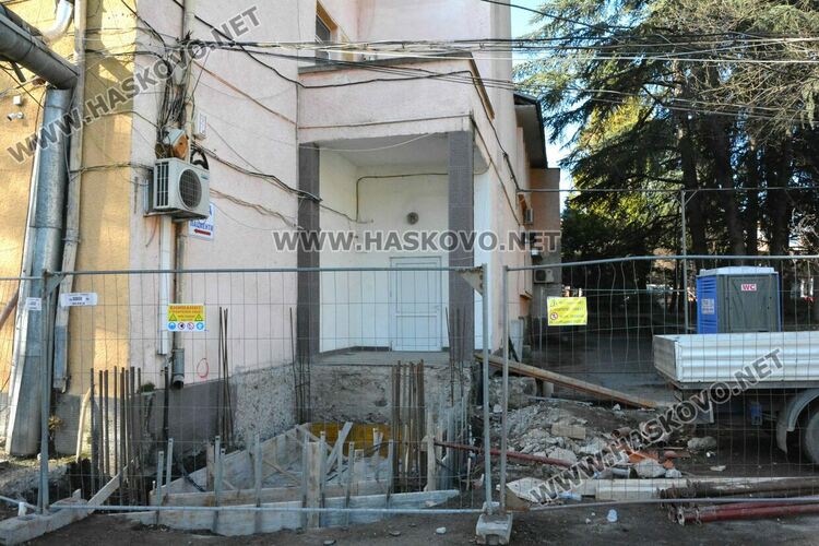 За 600 000 лв. изграждат топла връзка и асансьор в МБАЛ – Хасково
