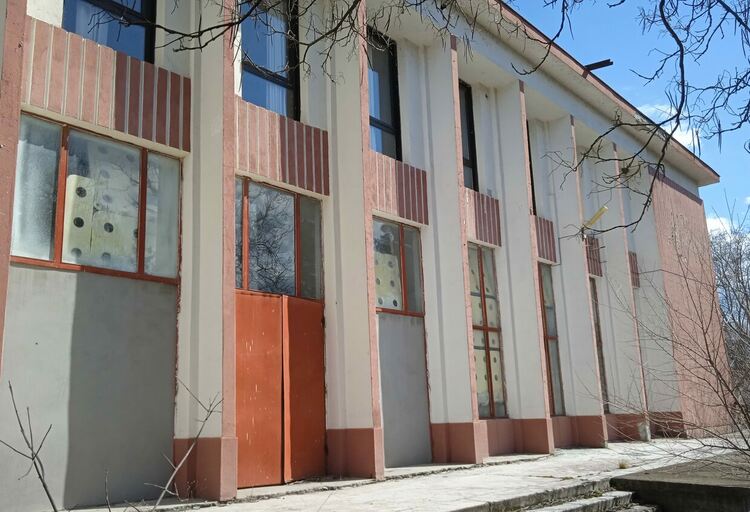Втори търг за продажбата на бившия културен дом в Димитровград, цената е 30 000 лева по-ниска