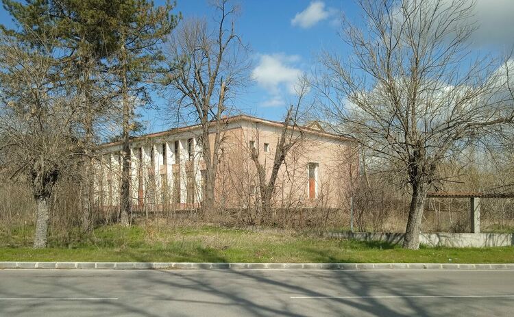Втори търг за продажбата на бившия културен дом в Димитровград, цената е 30 000 лева по-ниска