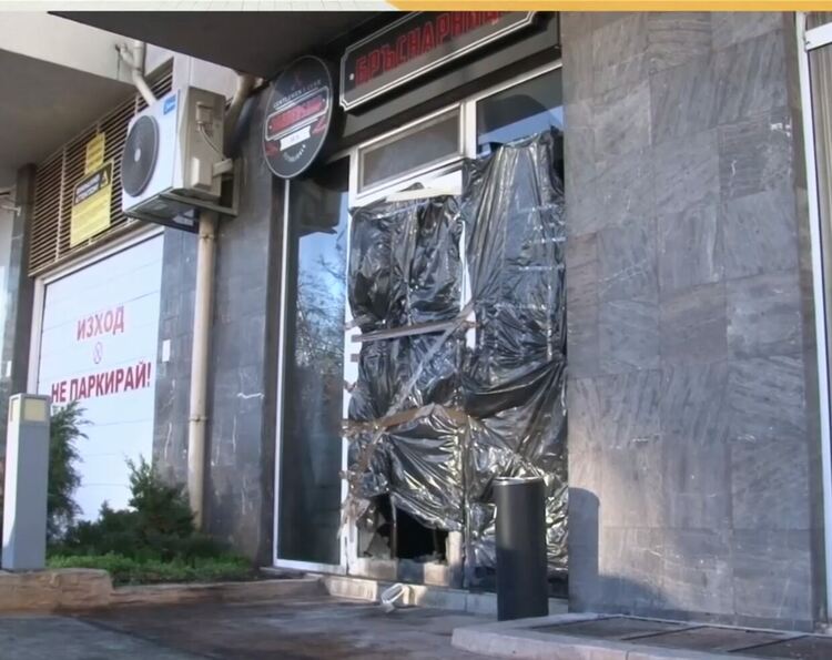 Запалиха фризьорски салон в Бургас за отмъщение, един от извършителите е непълнолетен