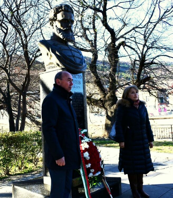 Асеновград отбеляза годишнината от рождението на Христо Ботев 