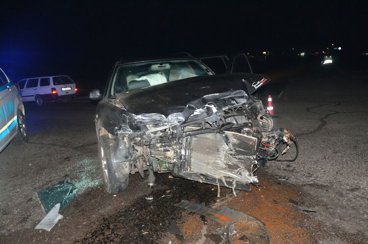 Водачка на Тойота се заби в линейка с пострадали при катастрофа