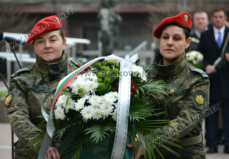 Хасково се преклони пред героизма на Христо Ботев за 176 г. от рождението му