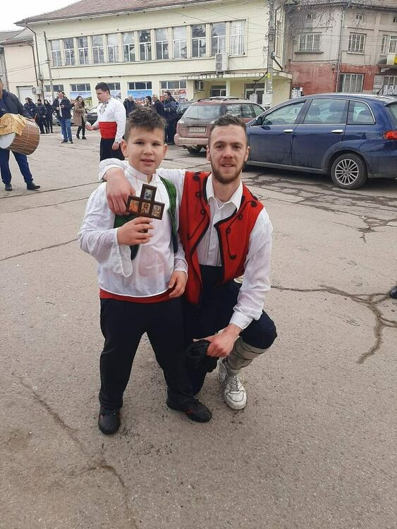 Софиянец извади кръста от река Каялийка в Искра