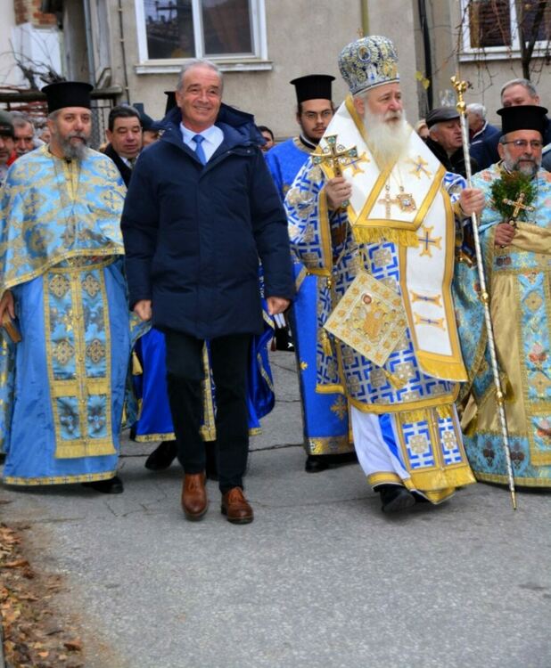 Мартин Пеев отново "спаси" кръста в Асеновград 