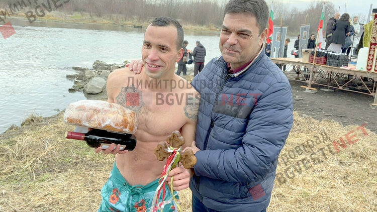 Янислав за 4-та година спасява кръста в Димитровград