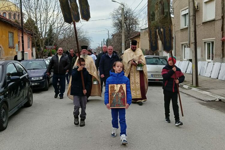 Анастас Петров за втори път извади Богоявленския кръст