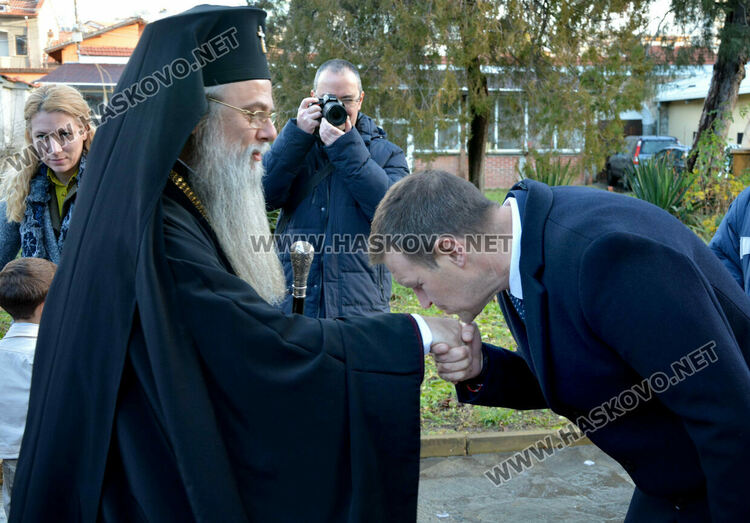 Владиката служи в „Света Богородица“ на Ивановден