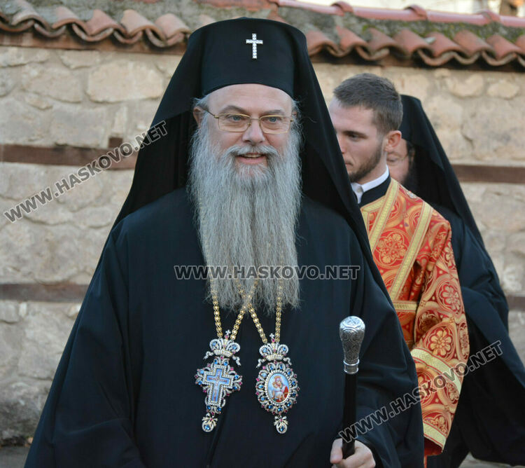 Владиката служи в „Света Богородица“ на Ивановден