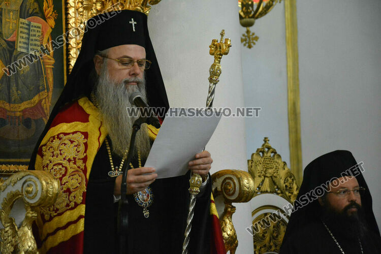 Владиката служи в „Света Богородица“ на Ивановден