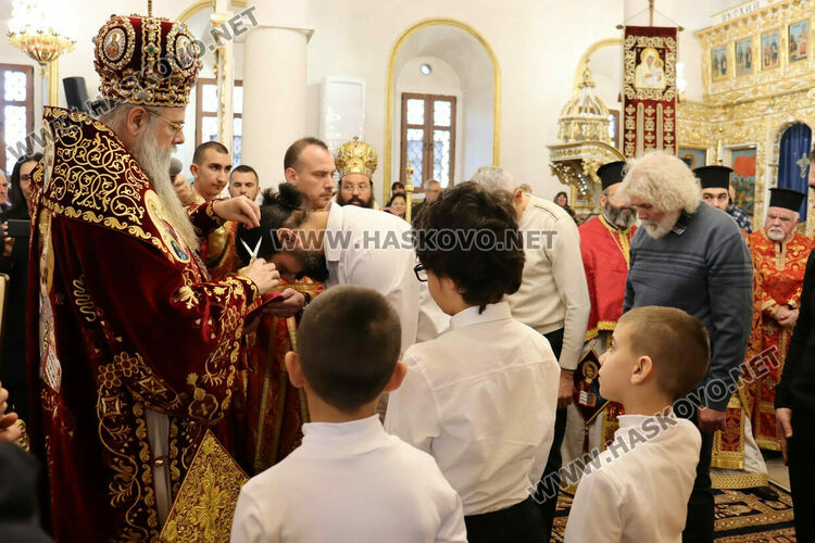 Владиката служи в „Света Богородица“ на Ивановден