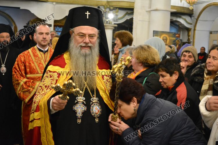 Владиката служи в „Света Богородица“ на Ивановден