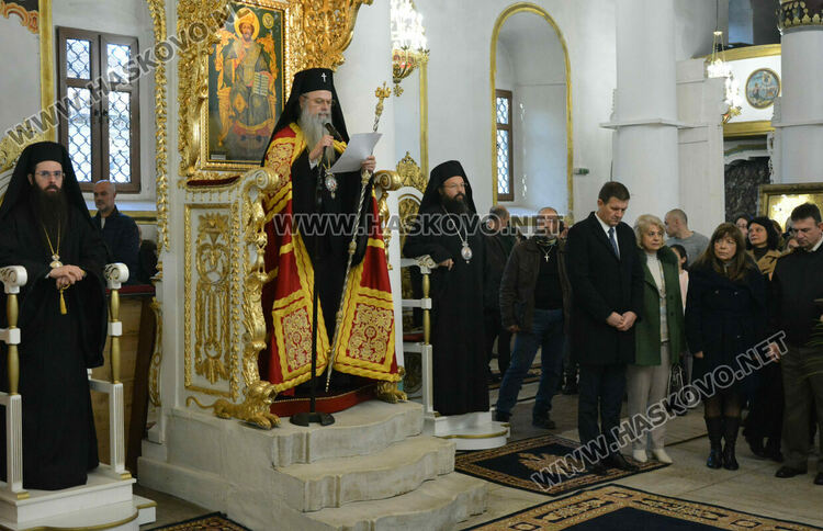 Владиката служи в „Света Богородица“ на Ивановден