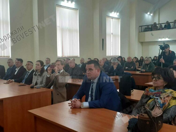 Нова стъпка към високотехнологична болница в Кърджали,подписаха договора за покупка на терена