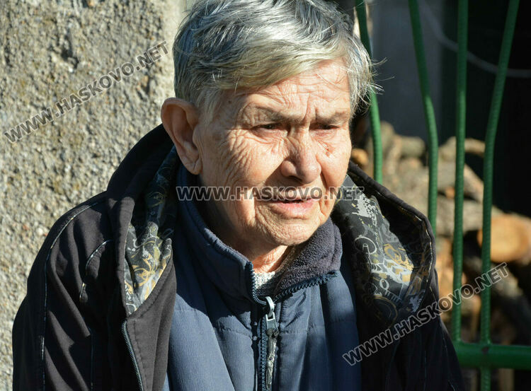 В Хасково се жалваха от пропадане на къщи, кал и локви заради подпочвени води