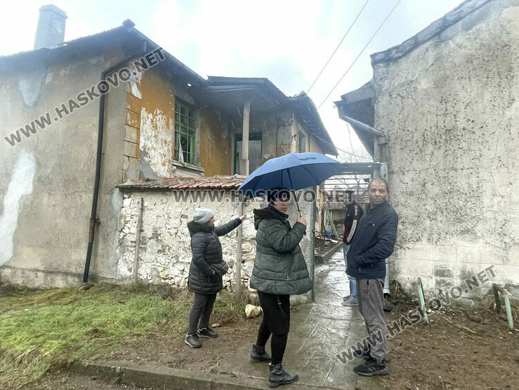 Семейство с три деца остана без дом след пожар